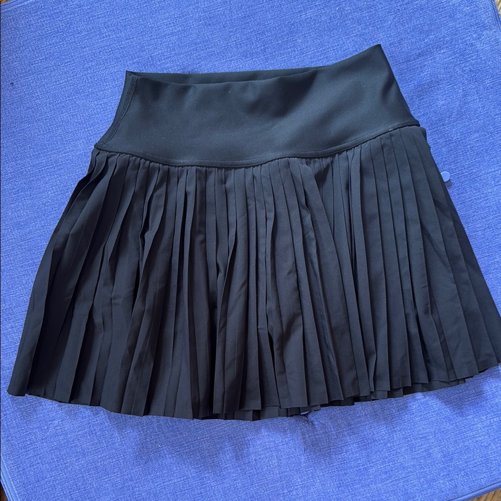 ALO Yoga Black Pleated Athletic Skirt - Picture 3 of 7